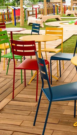 Du nouveau chez Fermob : Le salon de jardin aux couleurs du printemps